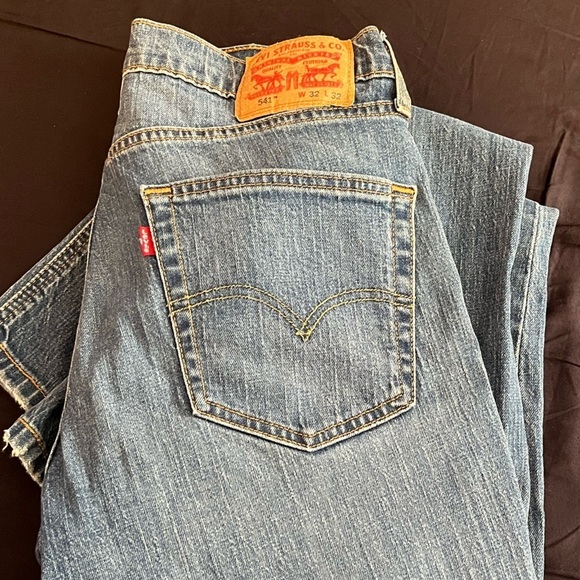 Men’s 32x32 Slim Fit Levi’s Denim Jeans Gently Used Condition Fast Shipping - Picture 1 of 12